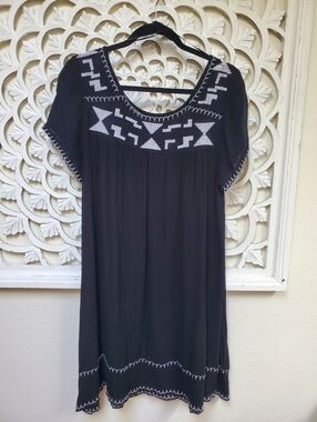 World Market Embroidered Gauze Beach Swim Cover-up Dress Or Tunic Size Large/XL